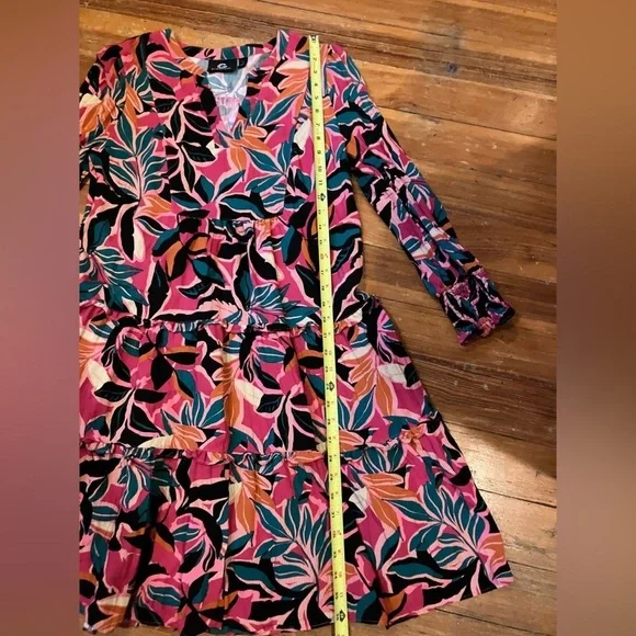 G by Giuliana Serafina Tiered V-Neck Dress Pink Combo, Small - Picture 5 of 8